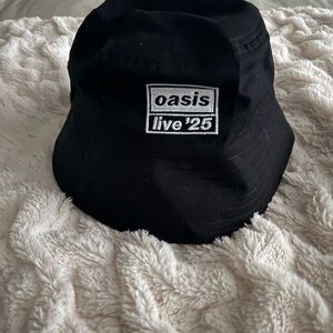 Oasis Black Live '25 Tour Bucket Hat